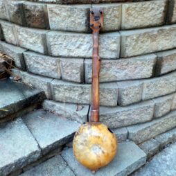 Banjo #540 "Earthtone" fretted 5 string Gourdie - Image 3